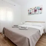 公寓 Mara 罗戈兹尼察