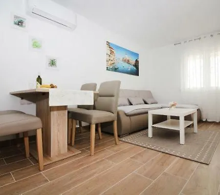 Mara Apartment *