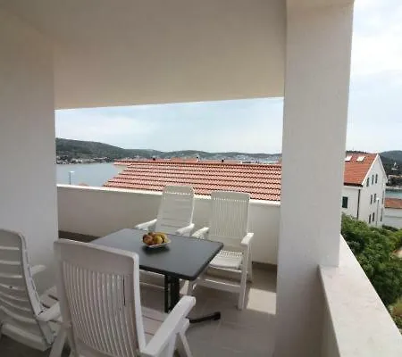 Mara * 로고즈니차