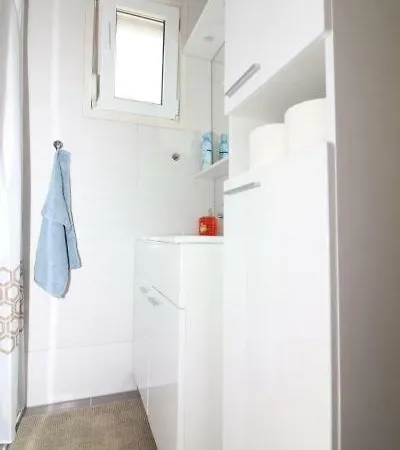 Mara 아파트 로고즈니차