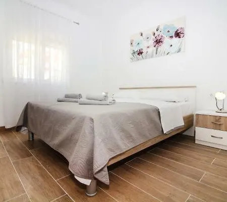 Apartment Mara *