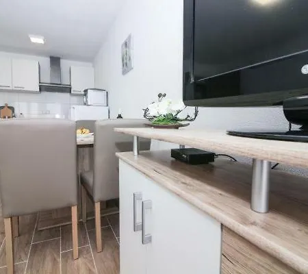 Mara Apartment