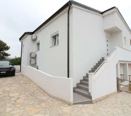Mara Apartment