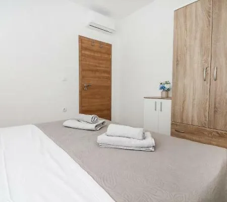 Apartment Mara *