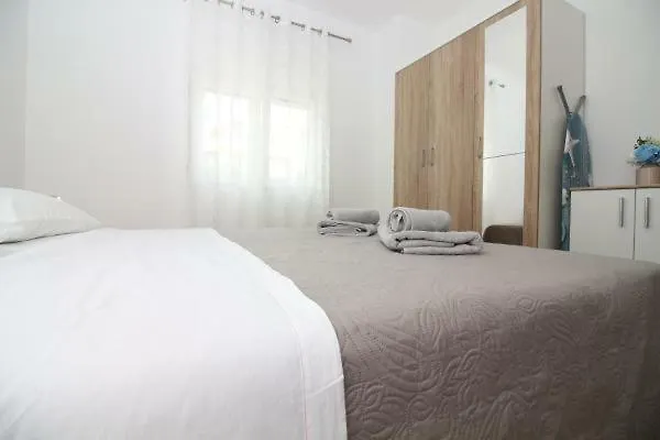 Apartamento Mara Rogoznica (Sibenik-Knin)